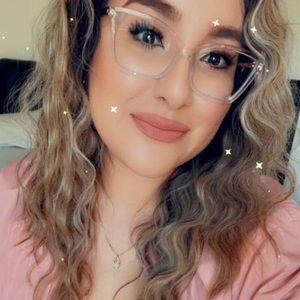 Meet your Posher, Cynthia